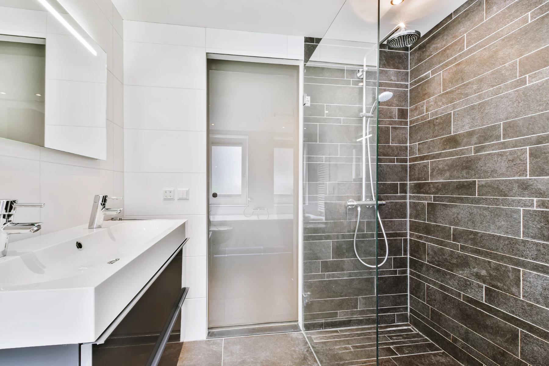 Achetez votre cabine de douche complète: conseils, prix, et choix optimaux